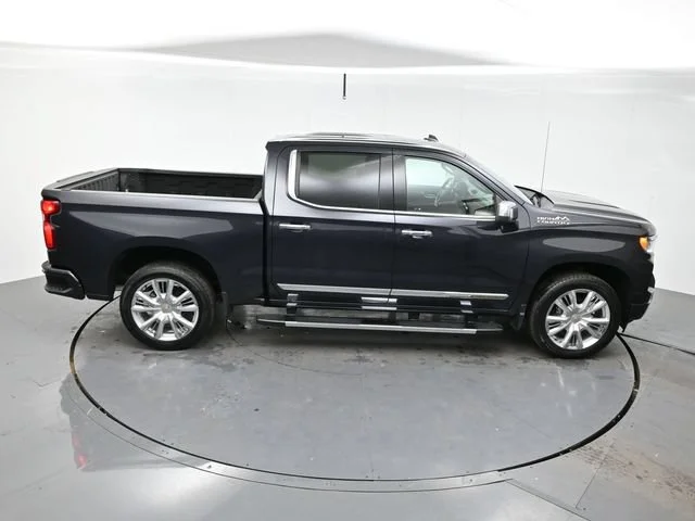 Used 2022 Dark Ash Metallic Chevrolet High Country image 40