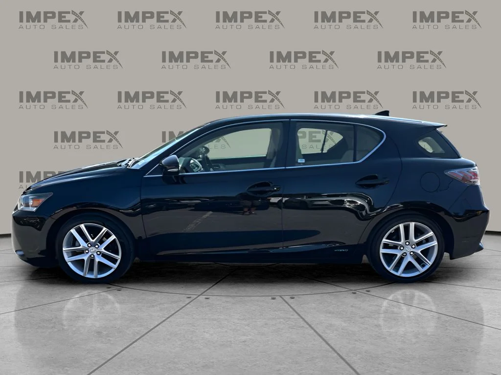 Used 2015 Black Lexus 200h image 2
