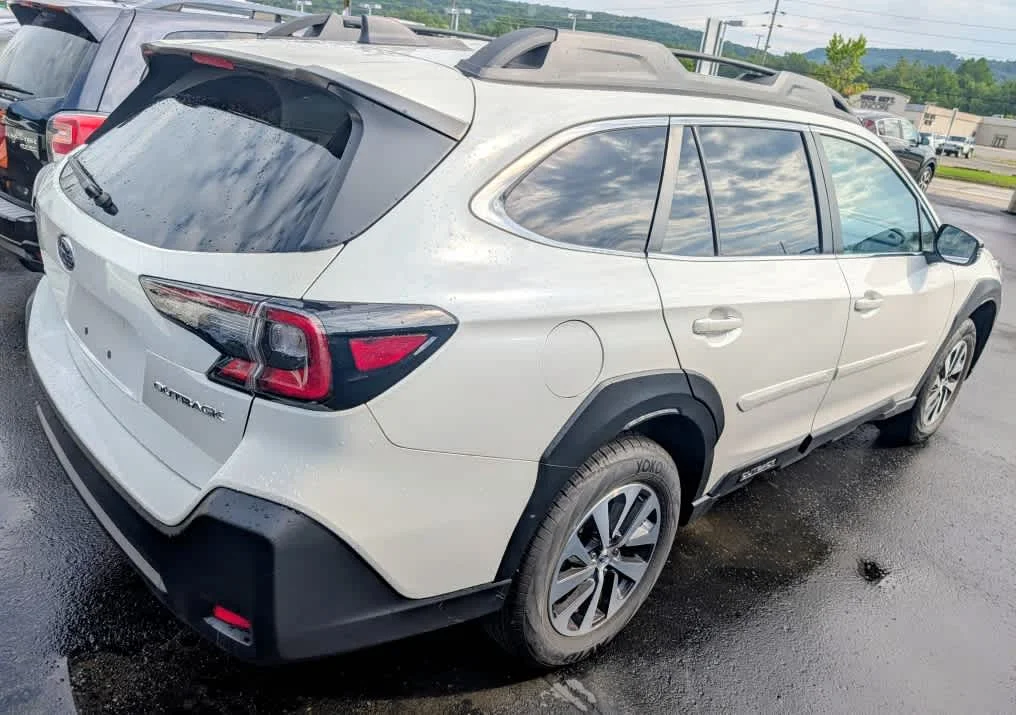 Used 2025 Crystal White Pearl Subaru Premium image 6
