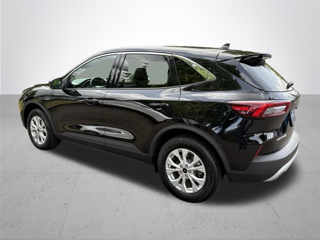 Used 2024 Black Metallic Ford Active image 8