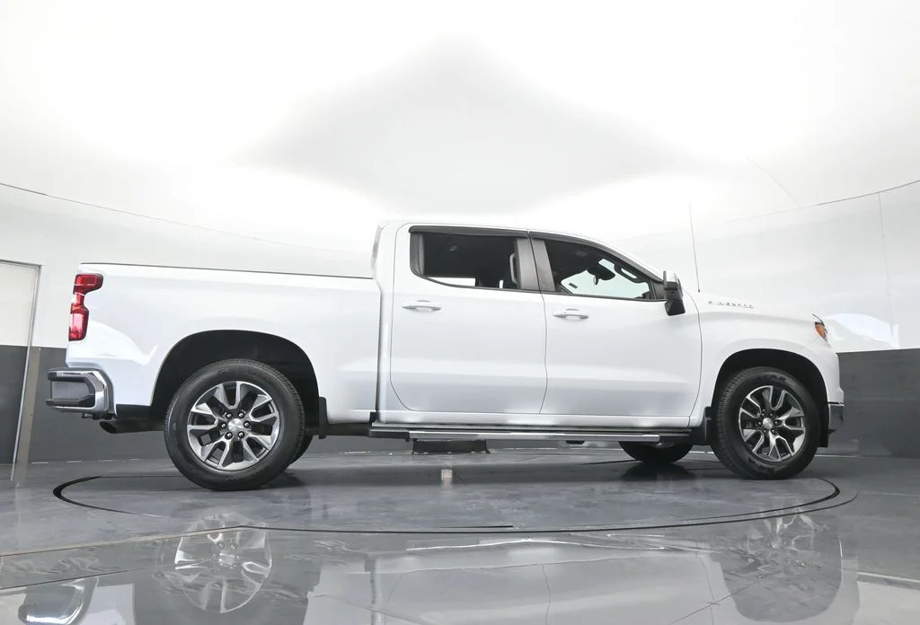 Used 2022 Summit White Chevrolet LT image 61