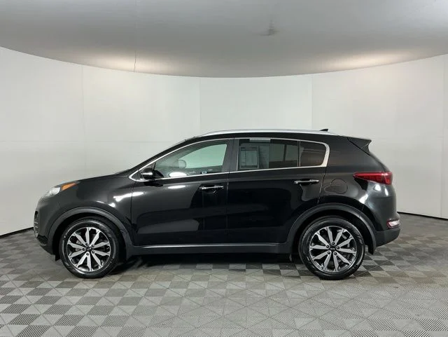 Used 2017 Red Kia EX image 8