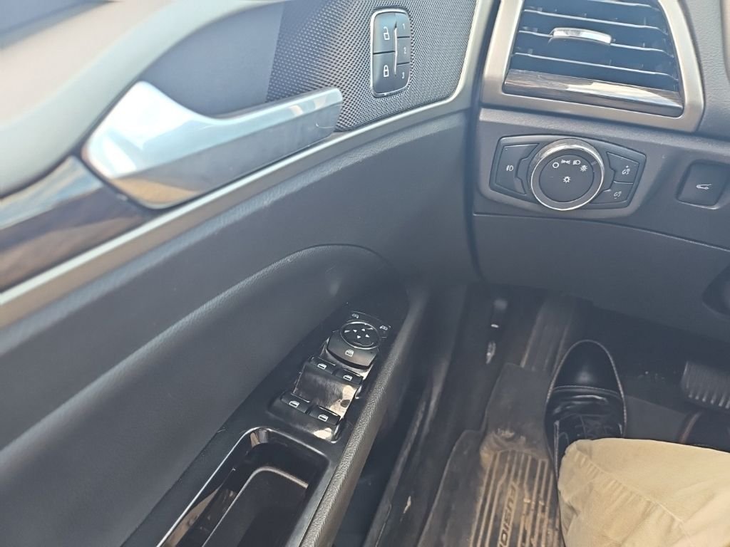 Used 2014  Ford SE image 30