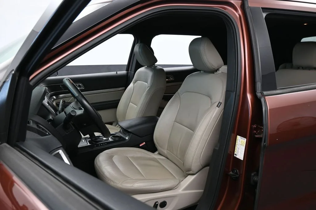 Used 2018 Cinnamon Glaze Metallic Ford XLT image 10