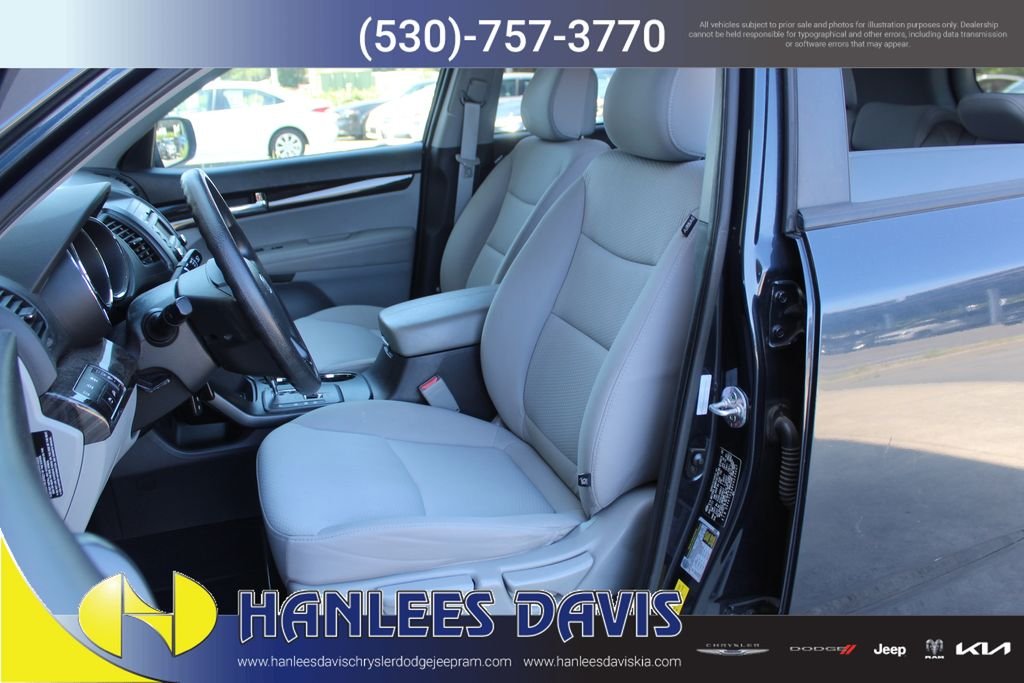 Used 2012 Black Kia LX image 12