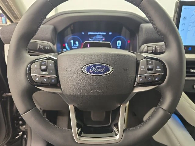 New 2026 Agate Black Metallic Ford Platinum™ image 40