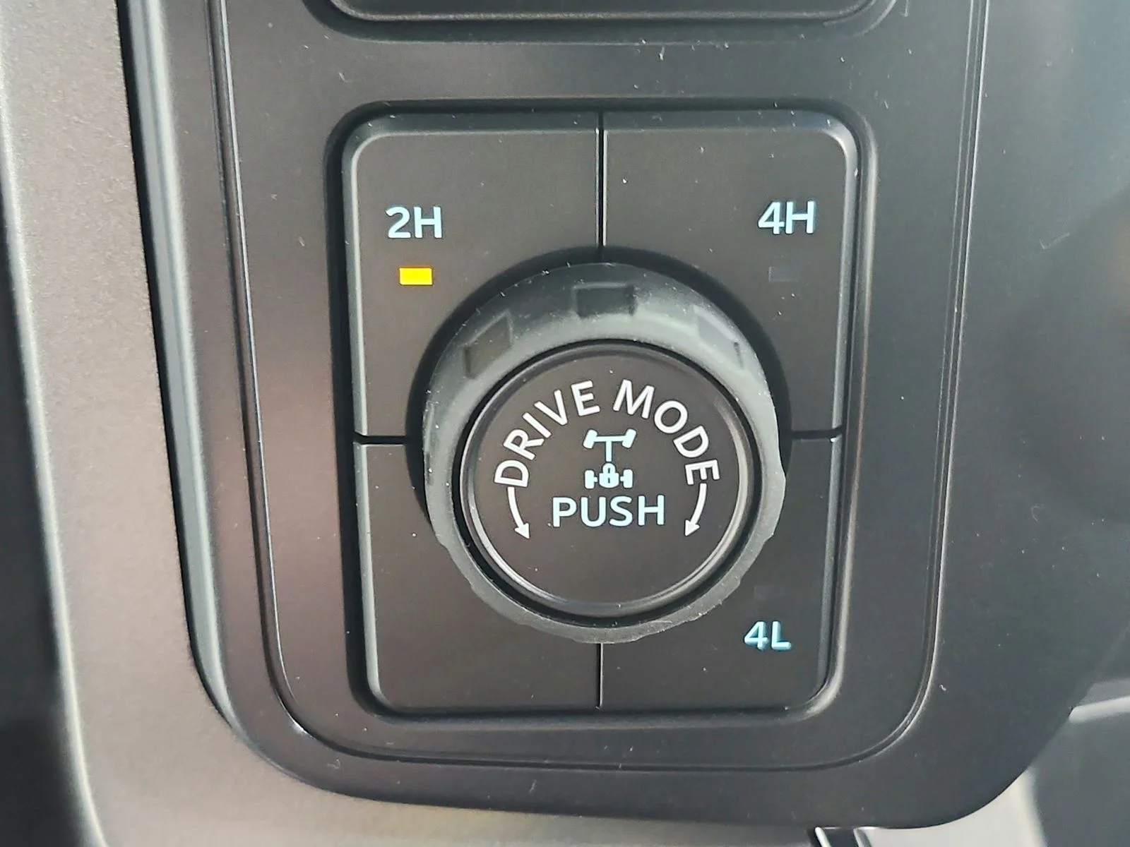 New 2026 Oxford White Ford XLT image 29
