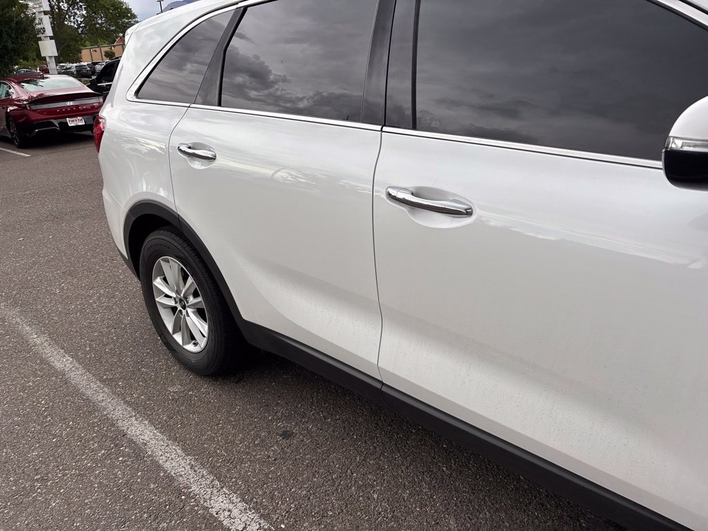 Used 2020 White Kia LX image 11