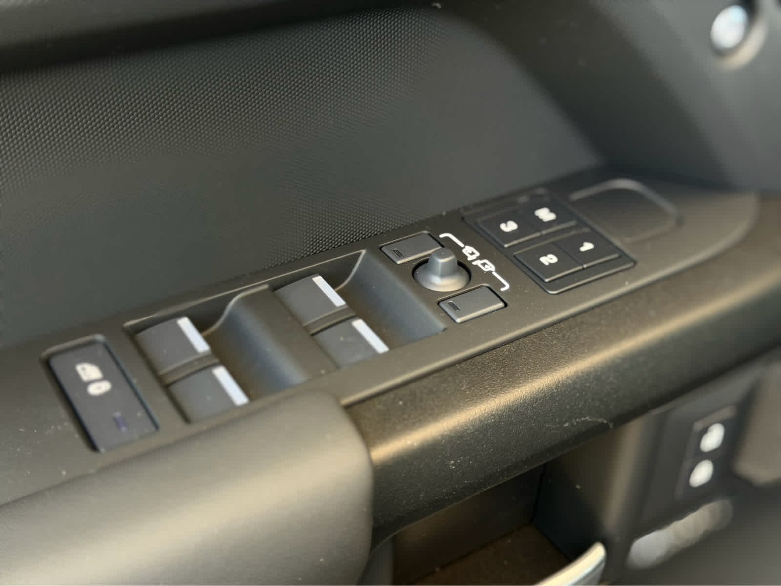 New 2026 Carpathian Grey Land Rover X image 21