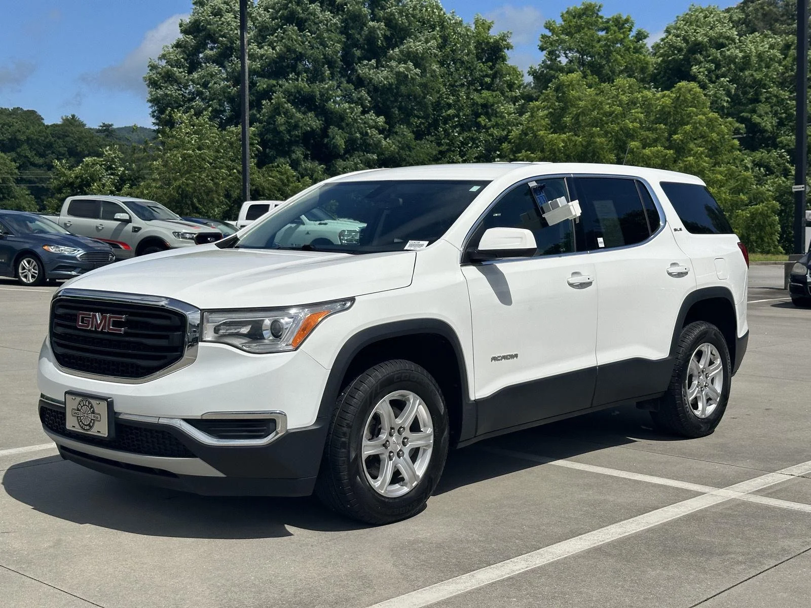 Used 2019 Summit White GMC SLE image 3