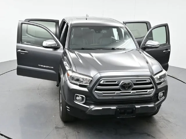 Used 2018 Magnetic Gray Metallic Toyota SR5 image 39