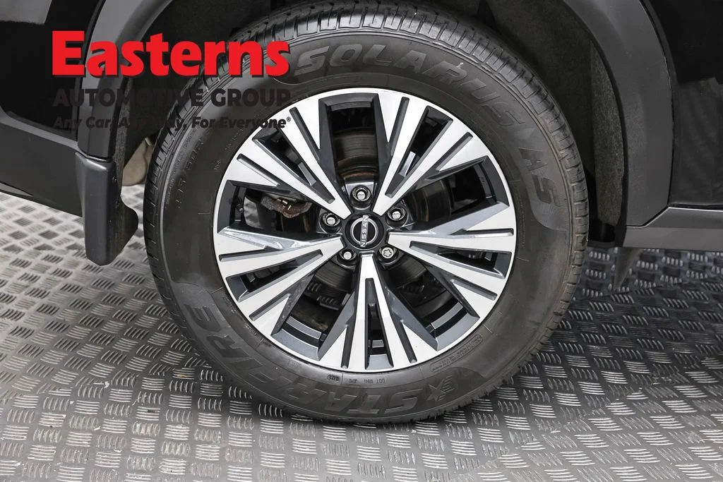 Used 2023 Black Nissan SV image 31