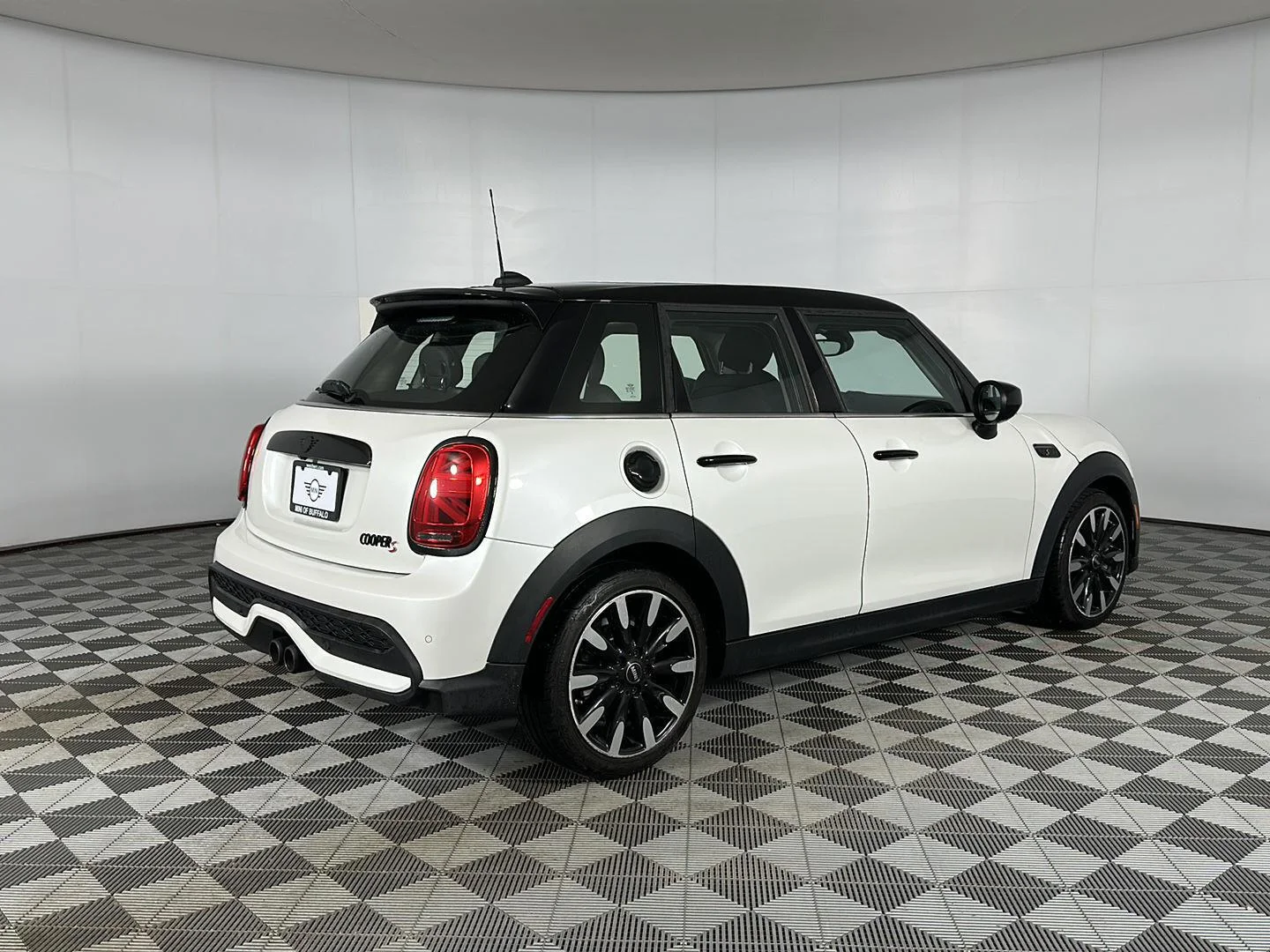 Used 2024 Nanuq White Metallic MINI Cooper S image 22