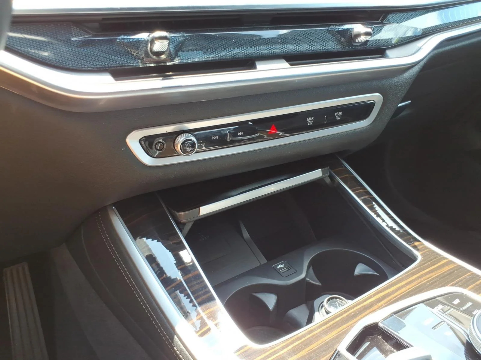 Used 2026  BMW sDrive40i image 21