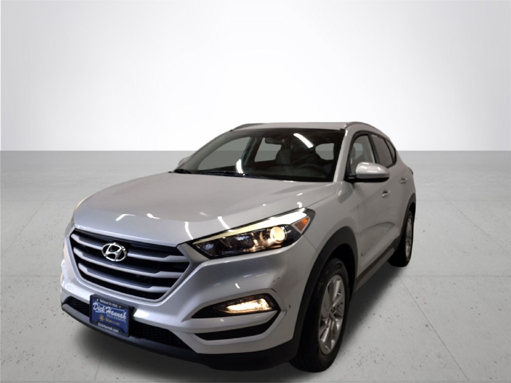 Used 2018 Silver Hyundai SEL image 2