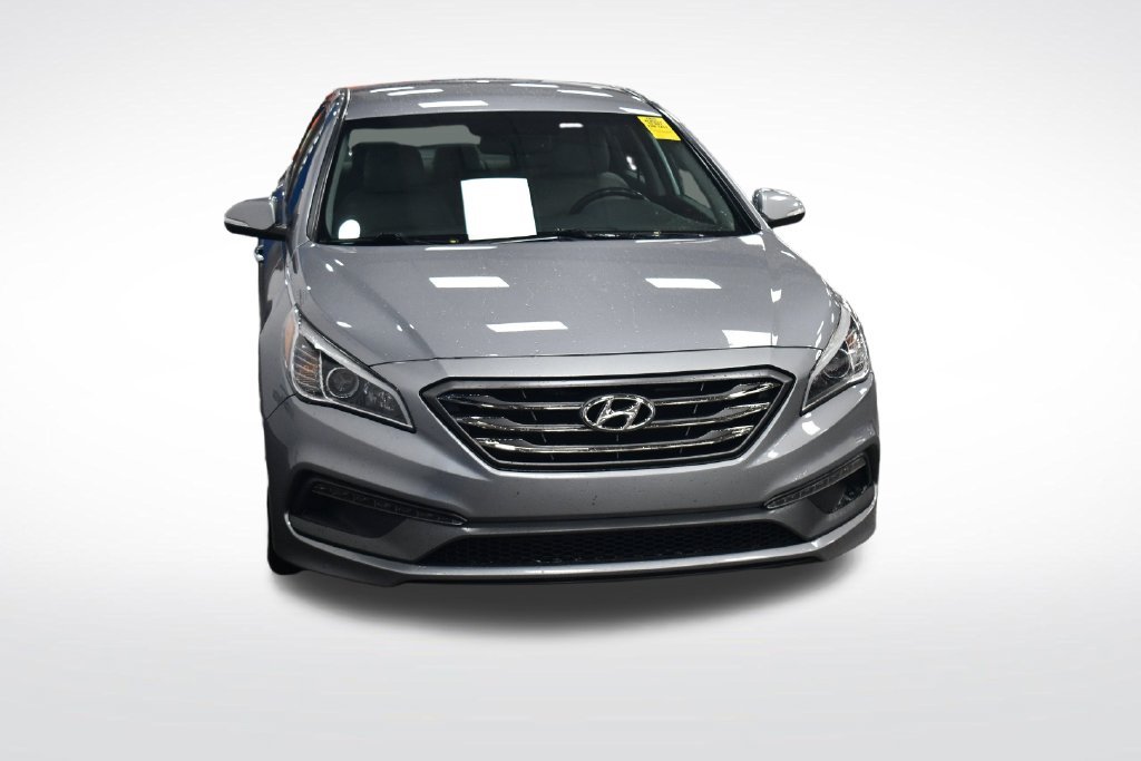 Used 2015 Shale Gray Metallic Hyundai Sport image 3