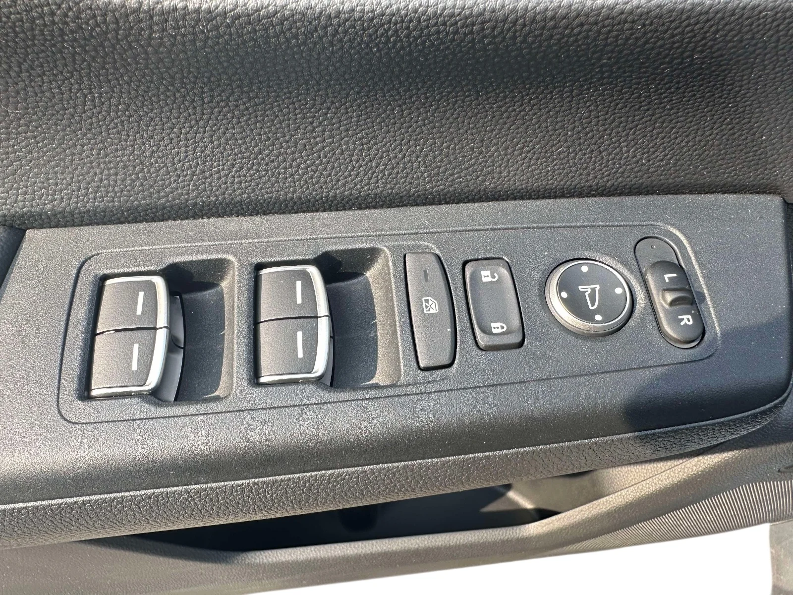 Certified Used 2024 Gray Honda EX-L image 22