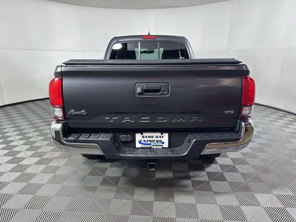 Used 2018 Magnetic Gray Metallic Toyota SR5 V6 image 12