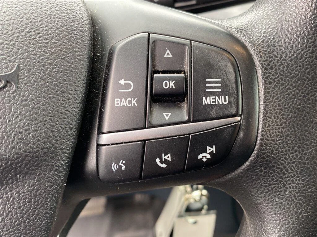Used 2022 Oxford White Ford XLT image 19