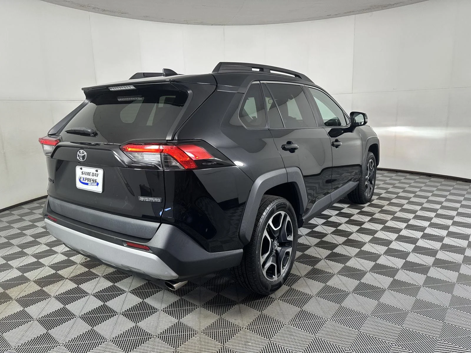 Used 2019 Midnight Black Metallic Toyota Adventure image 15