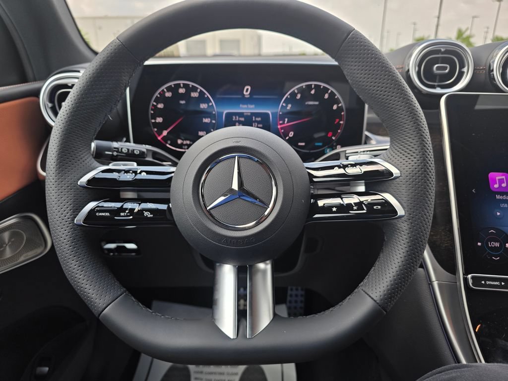 New 2026 Polar White Mercedes-Benz GLC 300 image 47