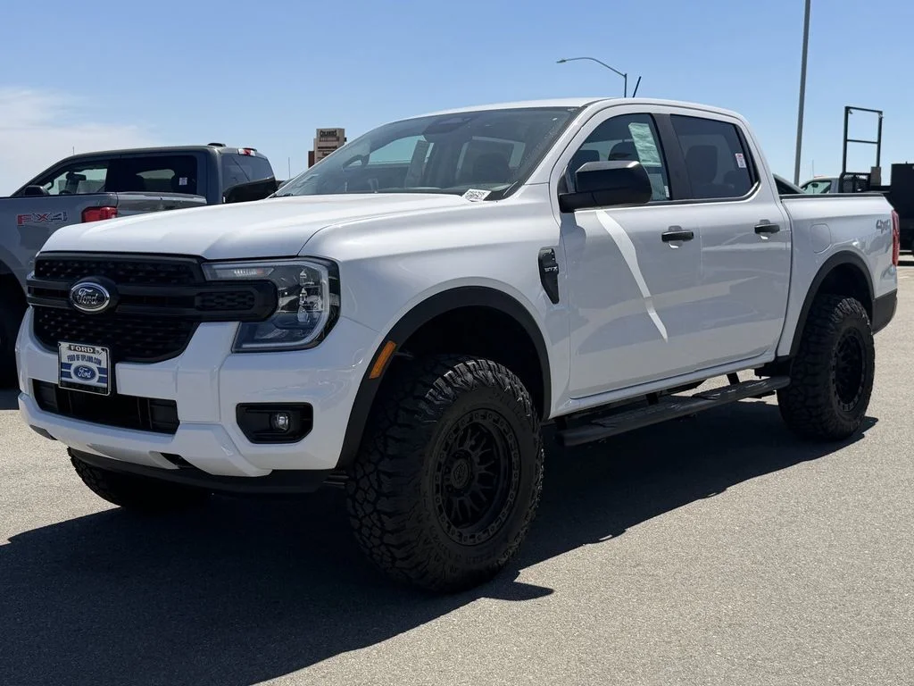 New 2025 Oxford White Ford XL image 4