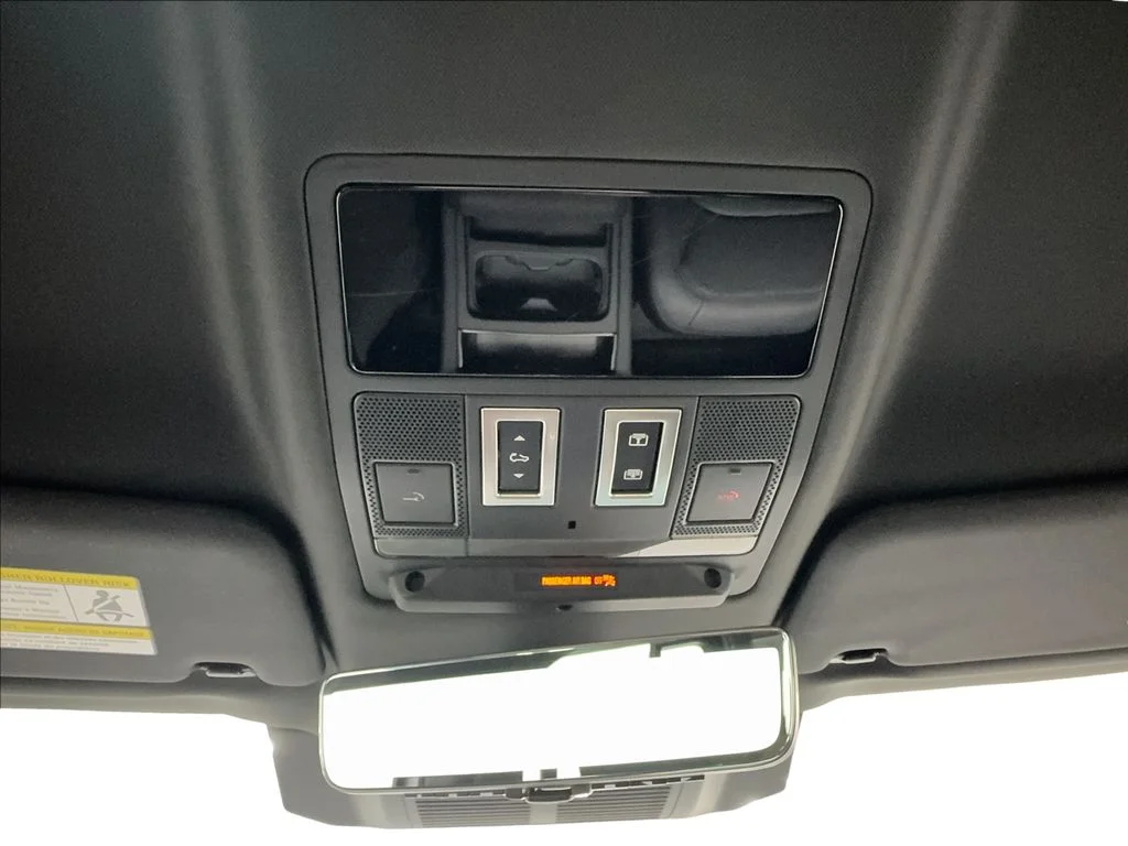 Used 2024 Silver Land Rover S image 49