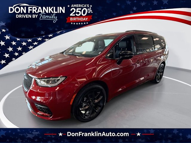 2026 Chrysler Pacifica Select