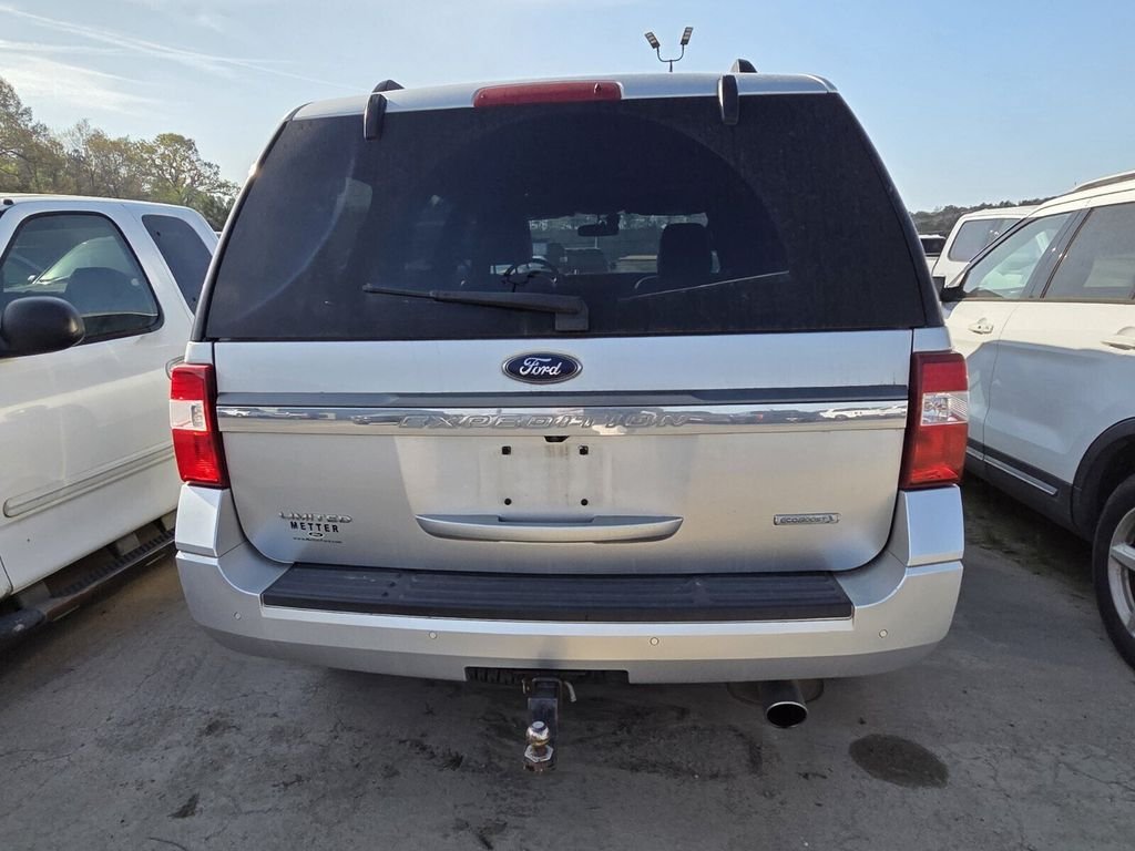 Used 2017 Silver Ford Limited image 9