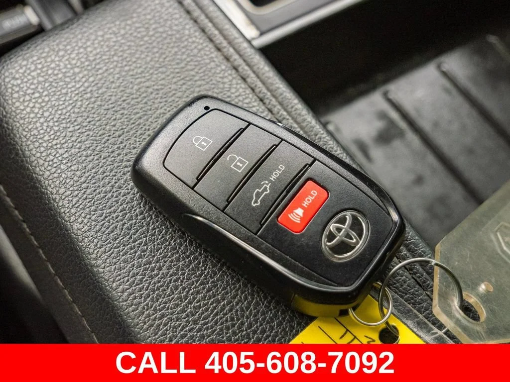 Used 2023 White Toyota SR5 image 47