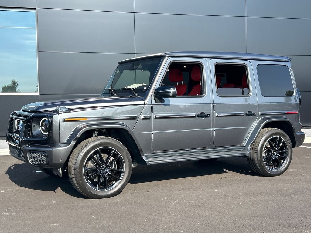 Certified Used 2025  Mercedes-Benz G 550 image 2