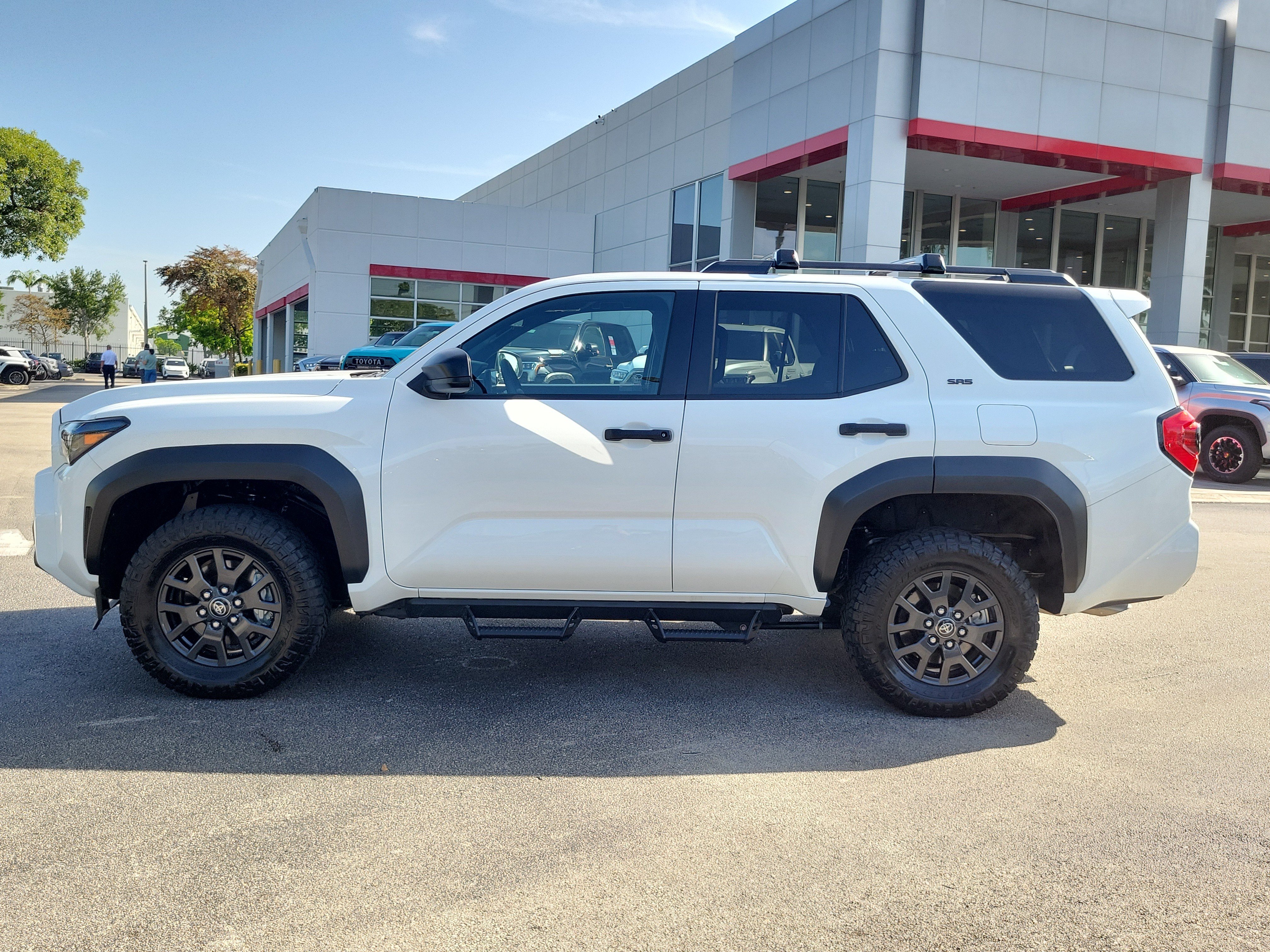 Used 2025 Ice Toyota SR5 image 8