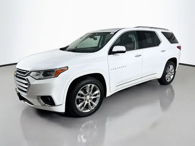 Used 2019 White Chevrolet High Country image 3