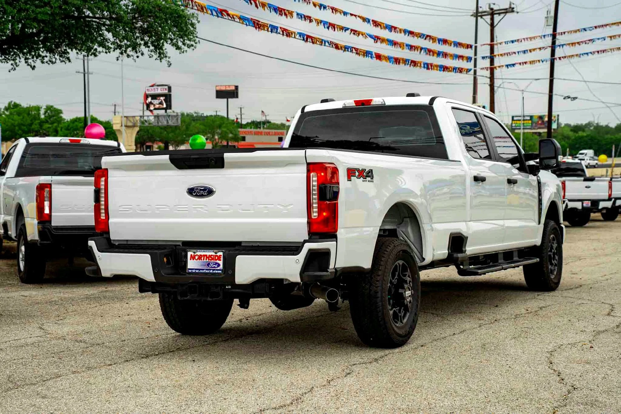 New 2026 Oxford White Ford XL image 4