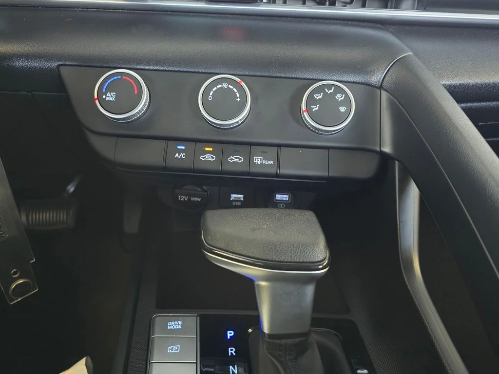 Used 2021 Blue Hyundai SE image 12