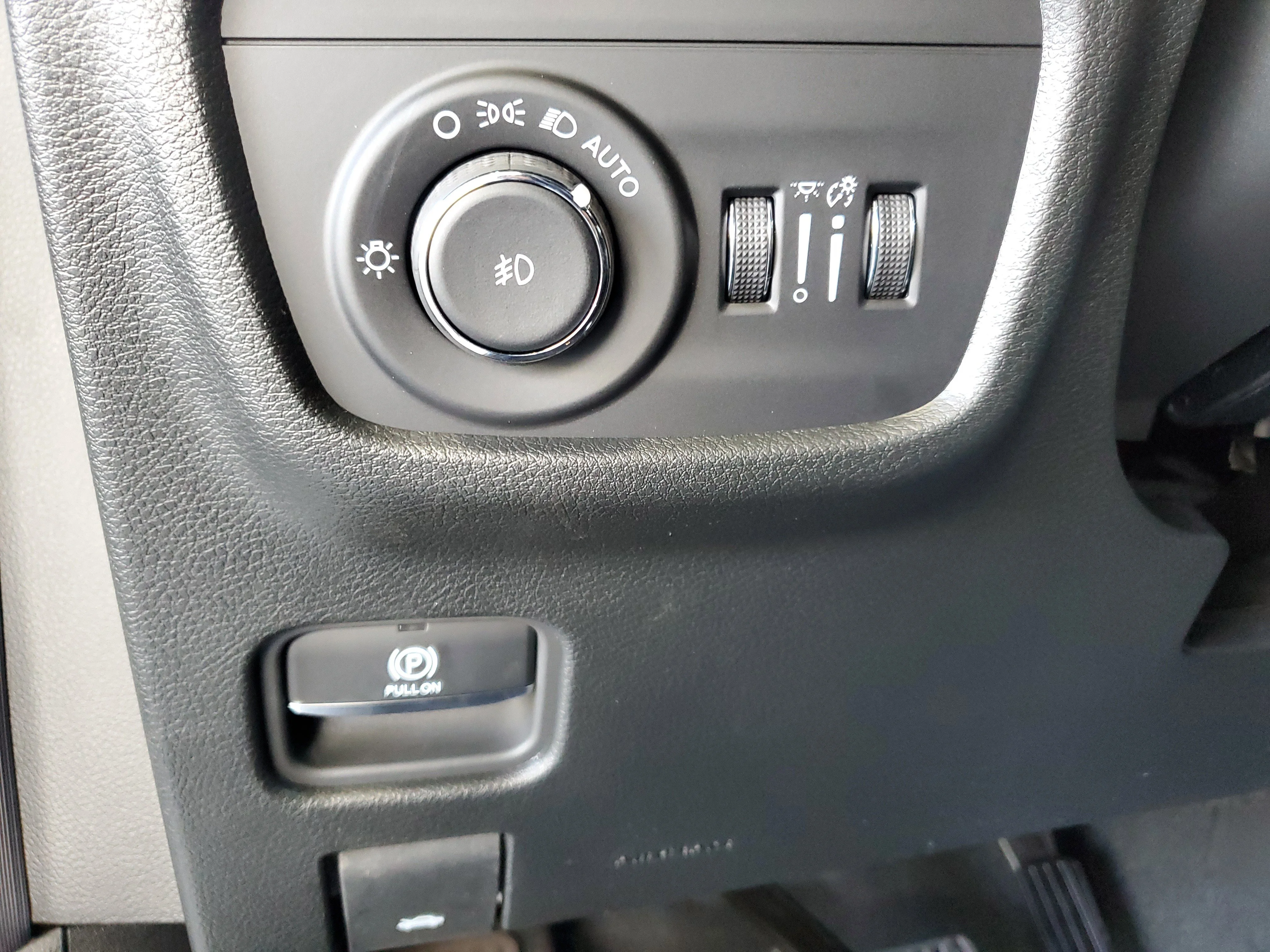 New 2026 Bright White Clear-Coat Exterior Paint Jeep Limited image 22