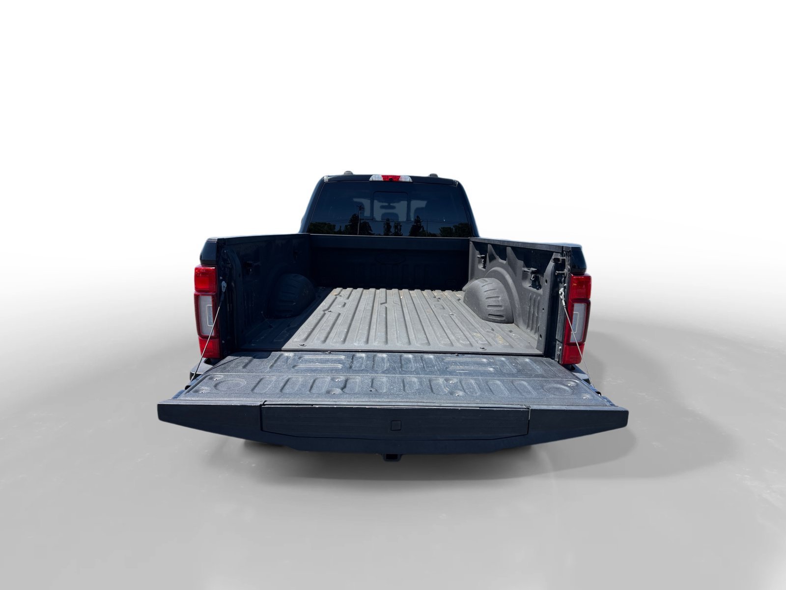 Used 2020 Black Metallic Ford Lariat image 17