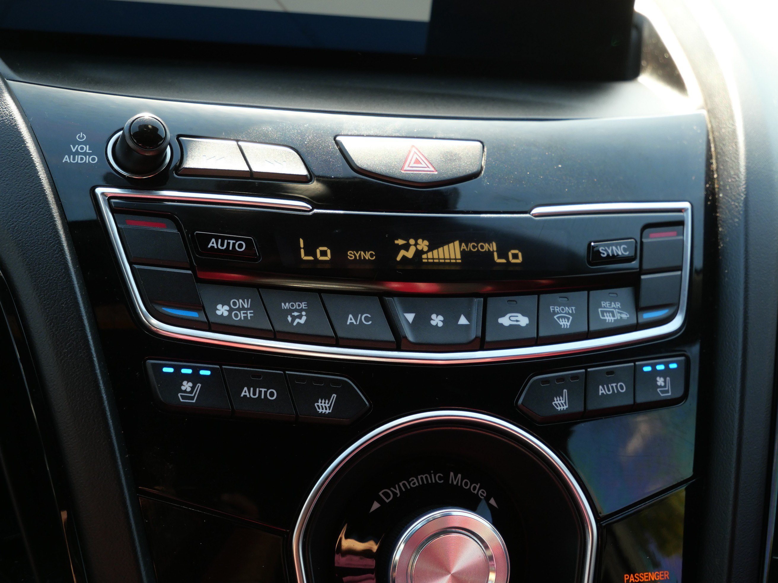 Used 2021 Platinum White Pearl Acura w/A-Spec Package image 23
