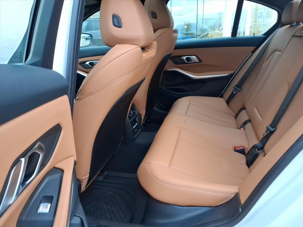 New 2026 Mineral White Metallic BMW 330i xDrive image 5