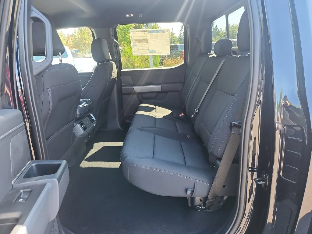 New 2026 Blue Ford XLT image 32