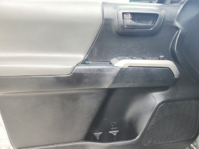 Used 2017 Silver Toyota SR5 image 30
