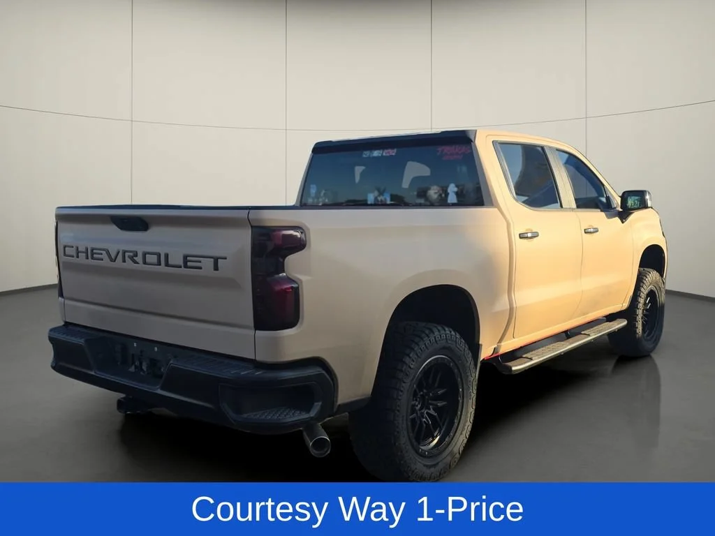Used 2020 RED HOT Chevrolet LT image 9