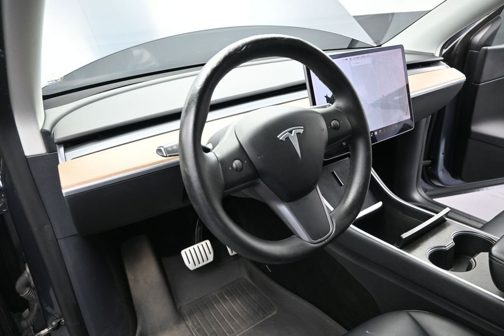 Used 2020  Tesla Performance image 16