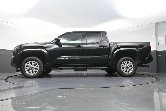 Used 2025 Black Toyota SR5 image 34