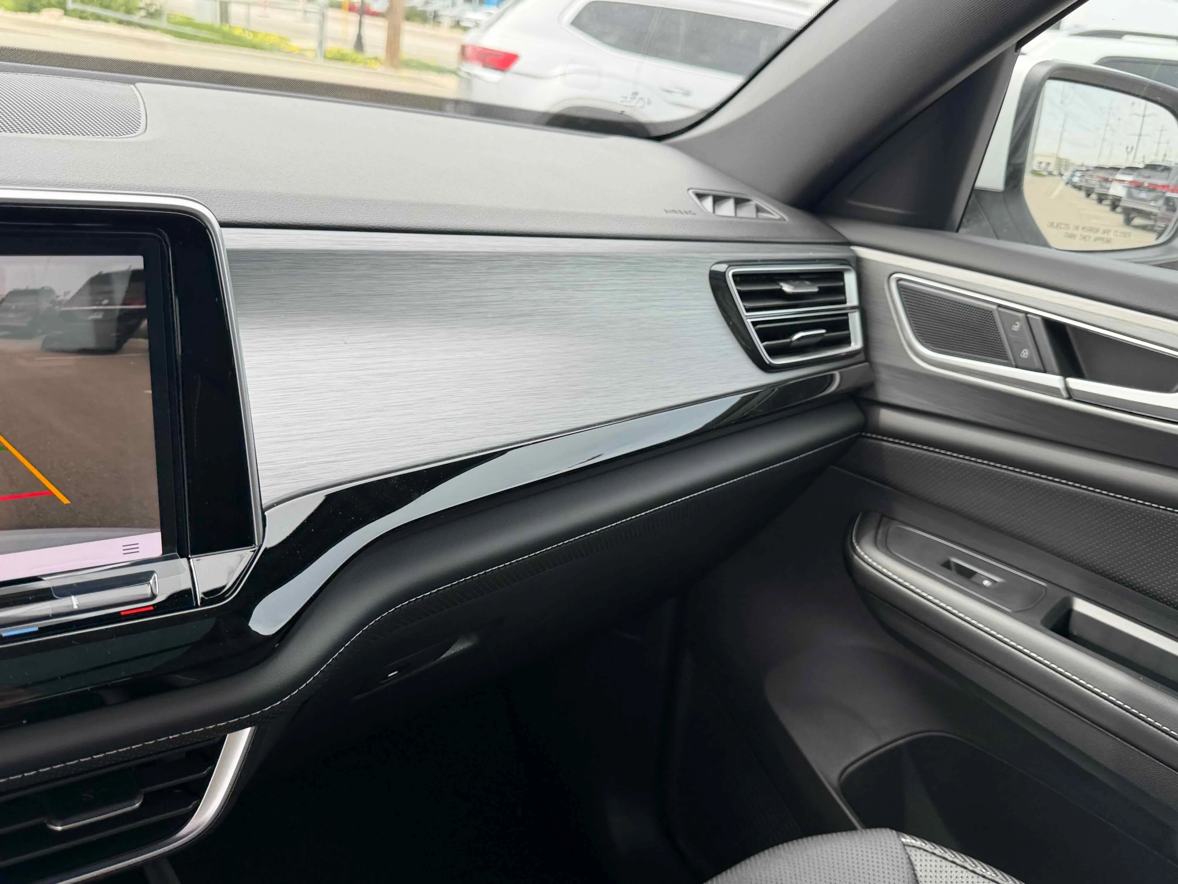 New 2026 Pearl Volkswagen 2.0T SE w/Technology image 23