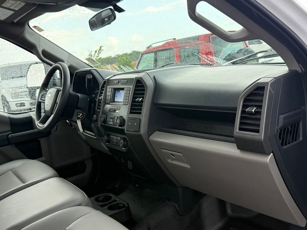 Used 2022 White Ford XL image 23