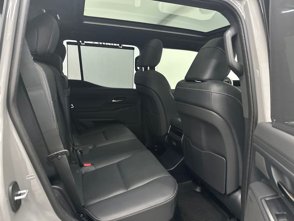 Used 2024  Lexus 550 Luxury+ image 26