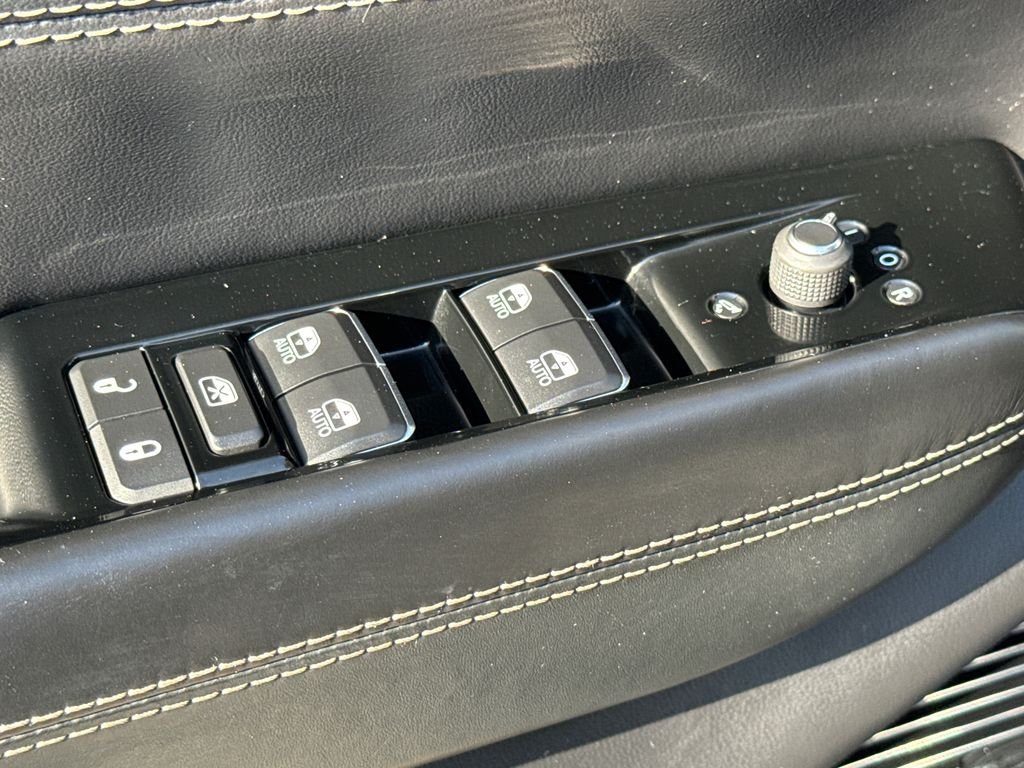 Used 2022 Black Jeep Series I image 23