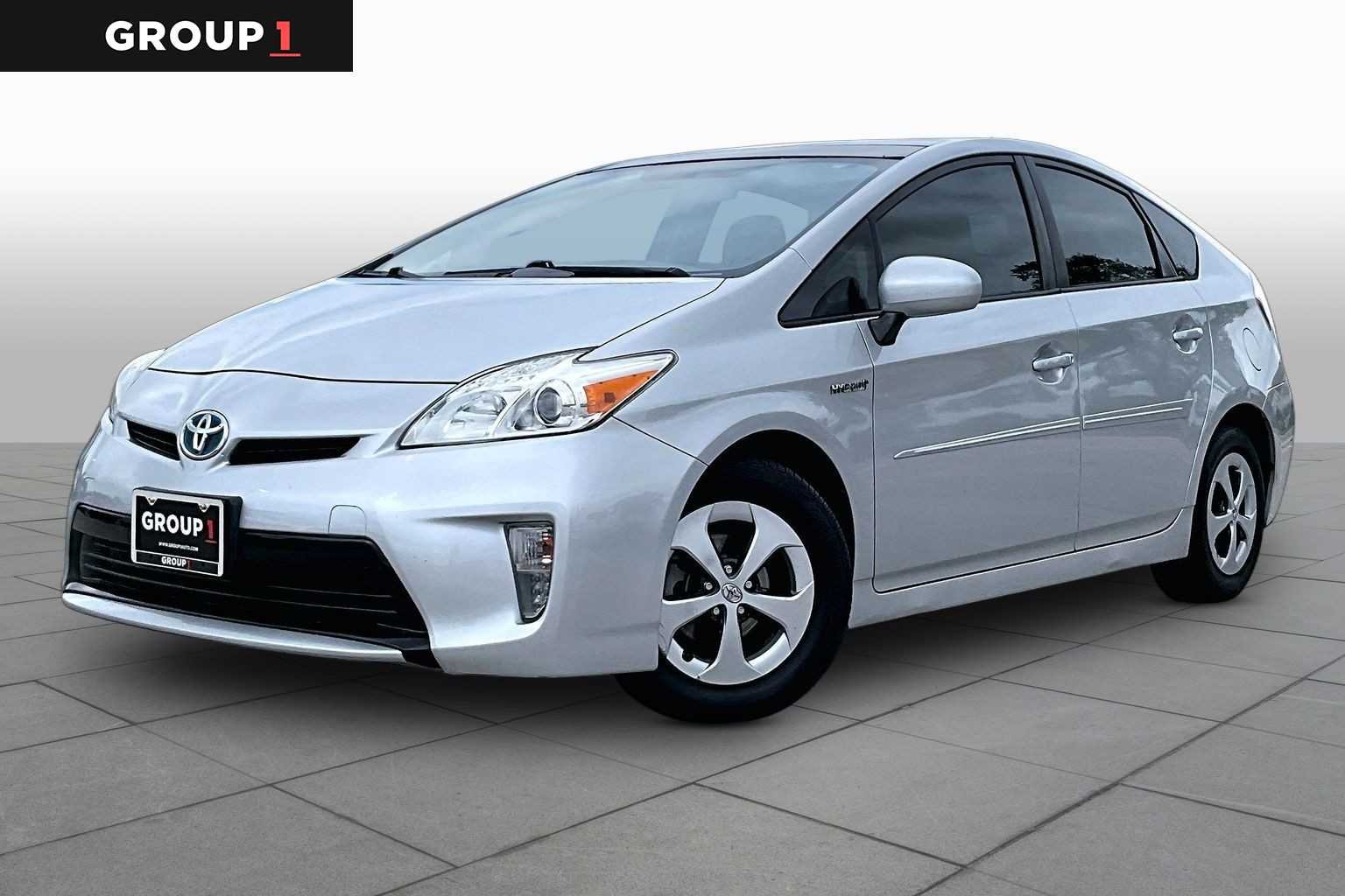 2013 Toyota Prius Three's photo