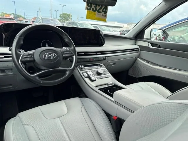 Used 2024 Hyper White Hyundai SEL 7P AWD image 10